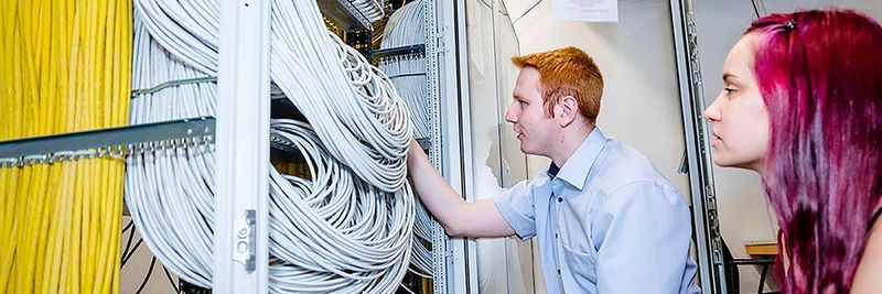 Ein Projekt am Fachbereich Mathematik/Informatik der Universität Osnabrück möchte mit Traffic Engineering den Energiebedarf von IT deutlich reduzieren.