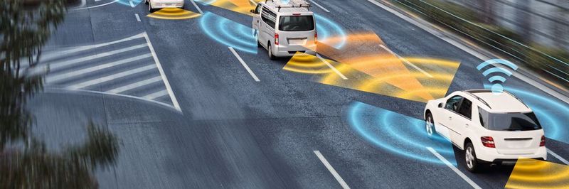 Drahtlose Kommunikation: Fahrzeuge kommunizieren untereinander und mit ihrer Umgebung.
