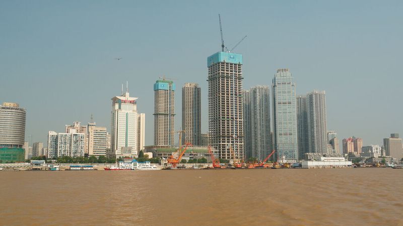 Wuhan, das „Detroit Chinas“ sucht den Anschluss an die E-Mobilität.