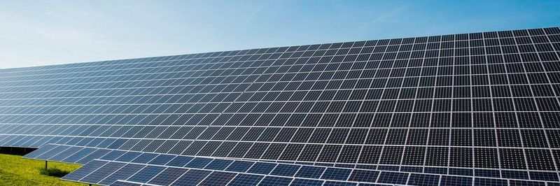 Organische Solarzellen: Forscher wollen mithilfe des maschinellen Lernens geeignete Moleküle für organische Halbleiter suchen.
