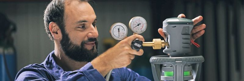 Auch die Digitalisierung hält Einzug: Mit dem Qlixbi Smart Konnektor kann der Status der Gasversorgung auch digital verfolgt werden.