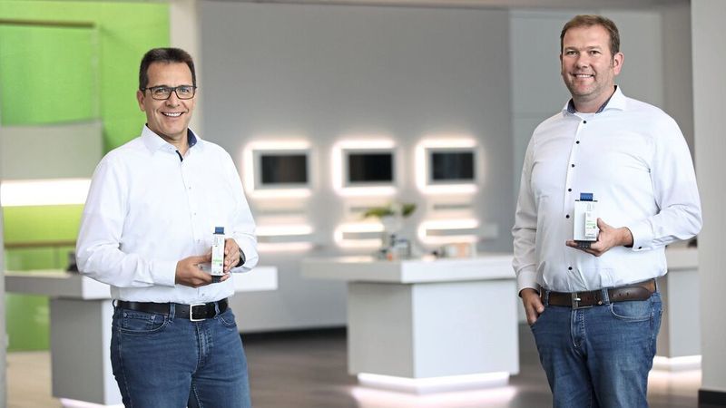 Die Zukunft der Stromversorgungen bei Wago: Klaus Böhmer (links) und Dennis Dusny sind Geschäftsführer der neu gegründeten Wago Electronics GmbH in Erwitte.