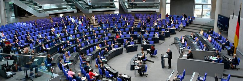 In der zweiten Fassung des jetzt vom Bundestag verabschiedeten IT-Sicherheitsgesetz werden die Befugnisse des Bundesamts für Sicherheit in der Informationstechnik (BSI) erweitert.