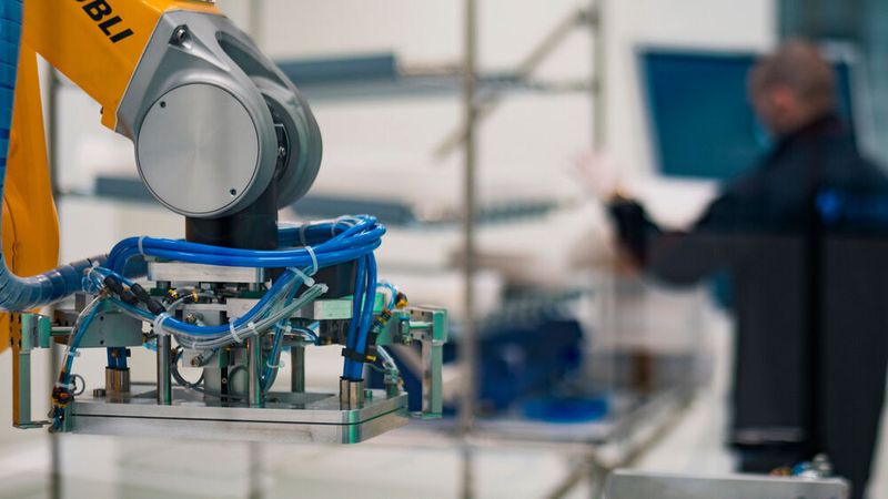 Bereits 2019 gründete Michelin mit Faurecia das Joint Venture „Symbio“. In diesem Jahr beginnt der Bau einer Fabrik für Wasserstoff-Brennstoffzellensysteme.