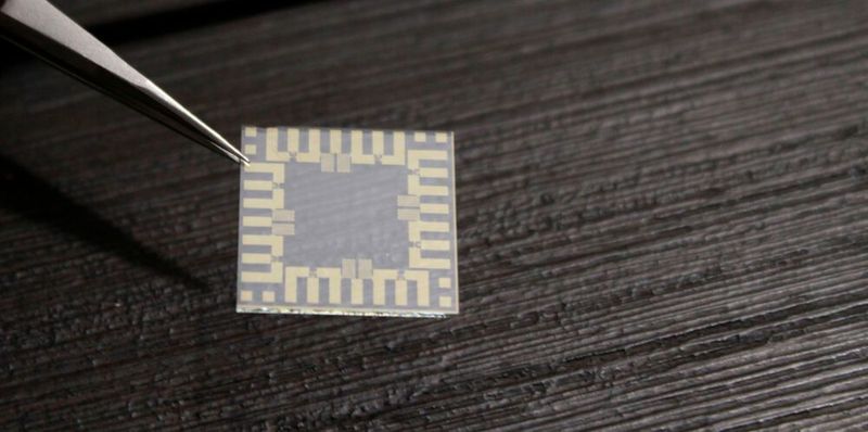 PUF(Physical Unclonable Functions)-Kern für die eindeutige Identifikation eines Bauteils oder die sichere Verschlüsselung von Informationen.