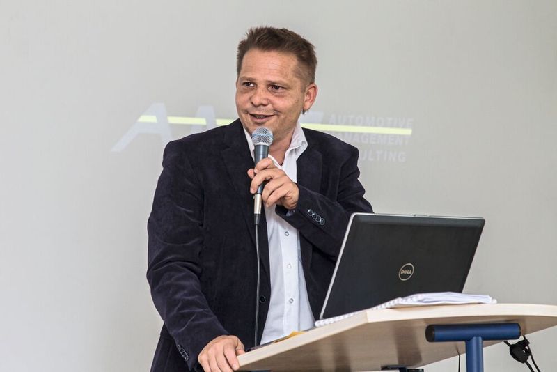 AMC-Chef Rainer Kurek: „Die Automobilindustrie muss die bisherigen Antriebs- und Fahrzeugkonzepte, Karosseriearchitekturen, Energiespeicher etc. „radikal“-innovativ neu denken – und kompromisslos handeln.