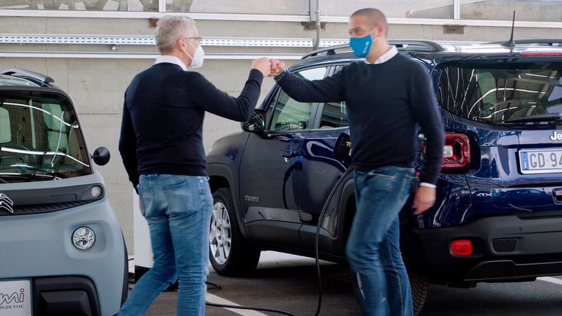 CEO Roberto Di Stefano und Carlalberto Guglielminotti, Vorsitzender des Board of Directors, in gebührendem Corona-Abstand.