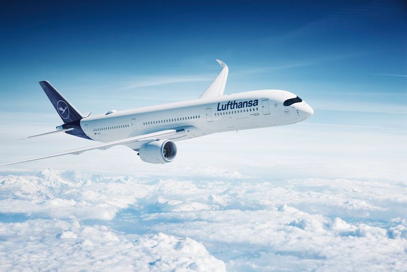 Flugzeuge sollen schon bald umweltfreundlicher über den Wolken schweben.