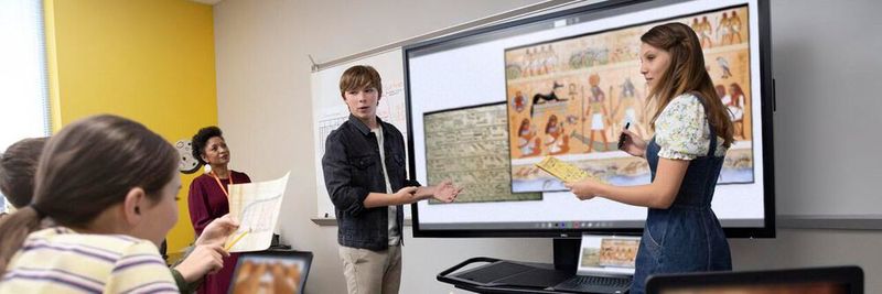Mit der richtigen IT-Infrastruktur stehen digitale Schule und Distanzlernen auf sicheren Beinen.