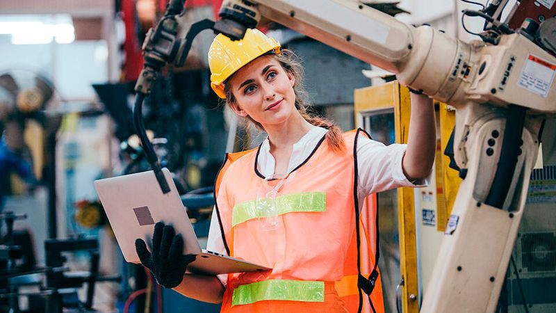 IoT-Anwendungen stellen ein zentrales Element beim digitalen Wandel der Fertigungsindustrie dar.