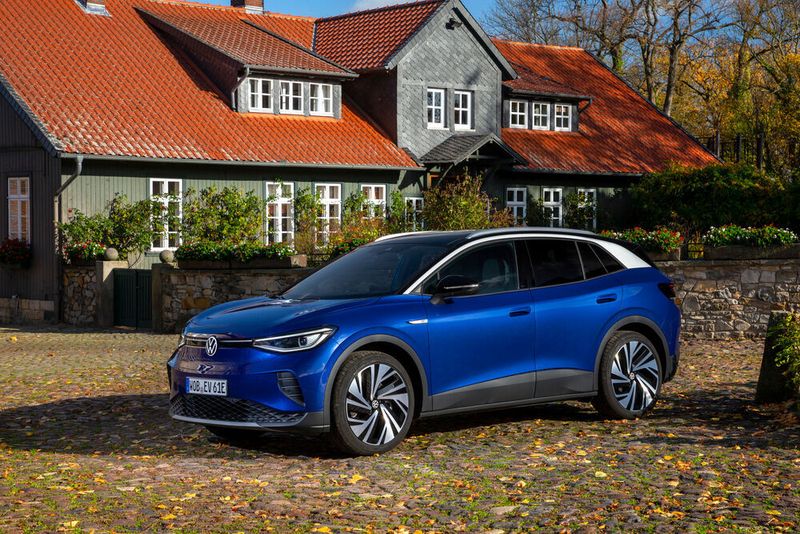 Elektroautos wie der ID 4 von Volkswagen verkaufen sich wohl auch in diesem Jahr wie geschnitten Brot.