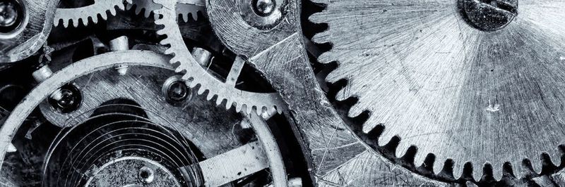 Defekter Antrieb: Bei der Autoproduktion greifen wie im Uhrwerk viele Rädchen ineinander. Fehlen einige Bauteile – etwa Elektronikkomponenten – steht unter Umständen die ganze Fertigung still.