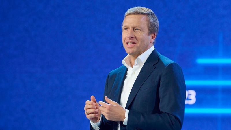 Oliver Zipse will das Thema Feststoffbatterie im Hause BMW weiter vorantreiben.