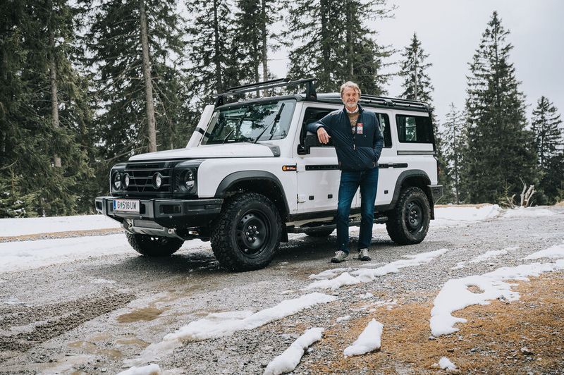Erfolgreicher Härtetest in den Alpen: Jim Ratcliffe an einem Prototyp des Ineos Grenadier.