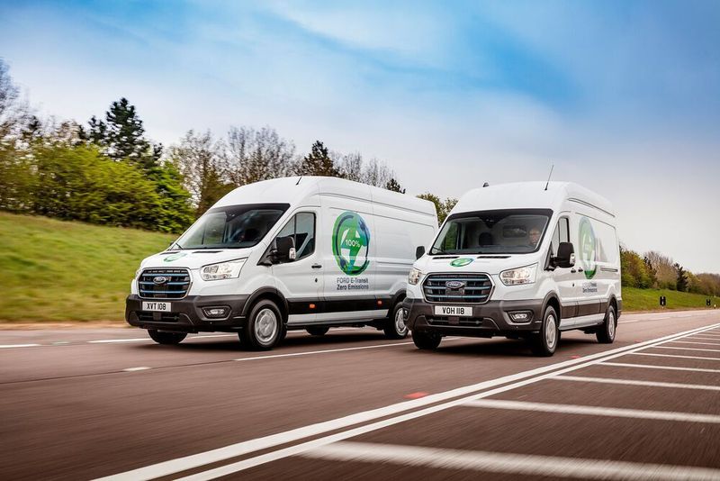 Der neue Ford E-Transit soll eine Leistung von 198 kW (269 PS) haben und im Frühjahr 2022 auf den Markt kommen. Die Tests laufen ab Spätsommer diesen Jahres.