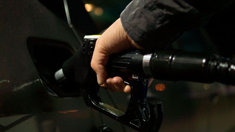Was wissen Kfz-Betriebe über synthetische Kraftstoffe und welche Erfahrungen haben sie bereits damit gemacht? Um das Thema E-Fuels geht es in einer Umfrage, an der die Kfz-Betriebe teilnehmen sollen.