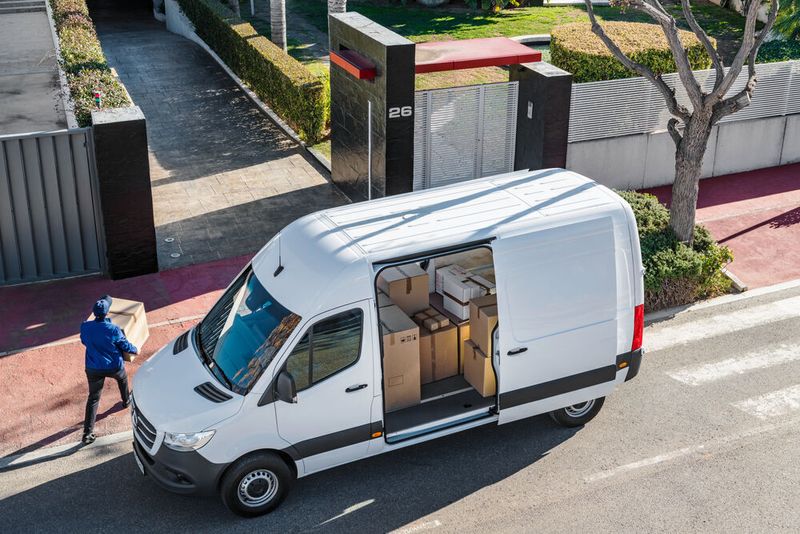 Beim Sprinter könnte sich die Anhängerkupplung lösen.