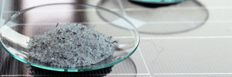 Materialfraktionen nach dem Recycling eines Photovoltaikmoduls.