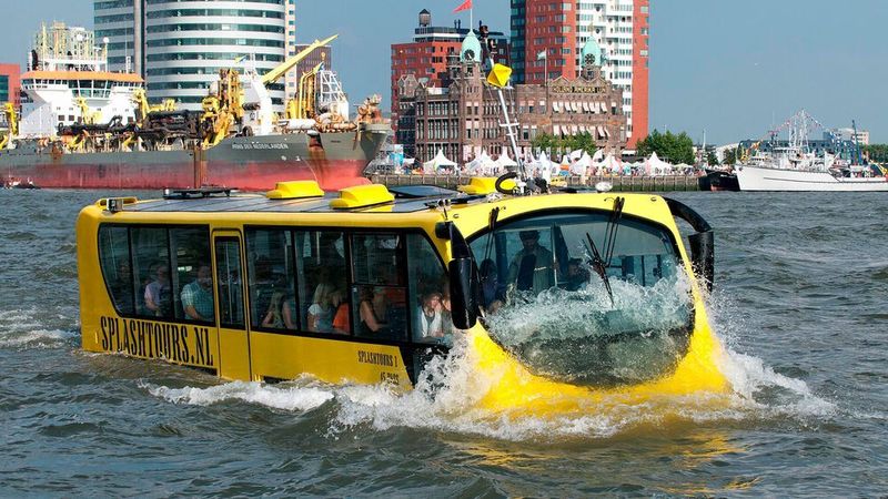 Wasserbus in Rotterdam. Sind solche Fahrzeuge auch ein Instrument für die Verkehrswende in manchen Städten hierzulande?
