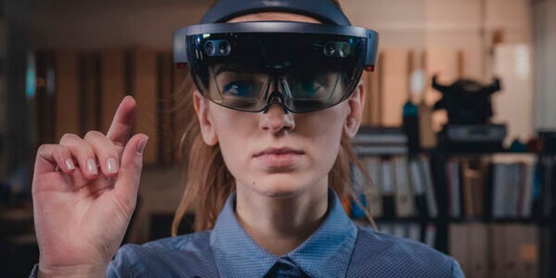 Mit Augmented Realtiy in Verbindung mit Echtzeit-Daten können Servicetechniker schneller und zielgerichteter Anlagen warten.