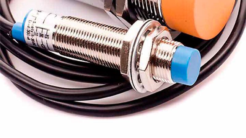 Feldsensoren: Sensor-Gehäuse werden immer kleiner. Die Elektronik muss trotzdem die Zuverlässigkeit über die Lebensdauer der Komponente gewährleisten.