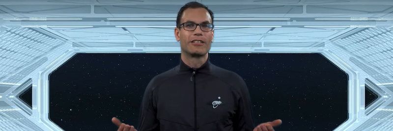 Suse hatte zur Eröffnung der „Suseon Digital 2021“ den US-Astronauten Scott Kelly zu Gast; vermutlich deshalb „beamten“ sich die Eröffnungstedner wie hier Markus Noga, Vice President Engineering & Innovation bei Suse, in eine Startreck-Umgebung.