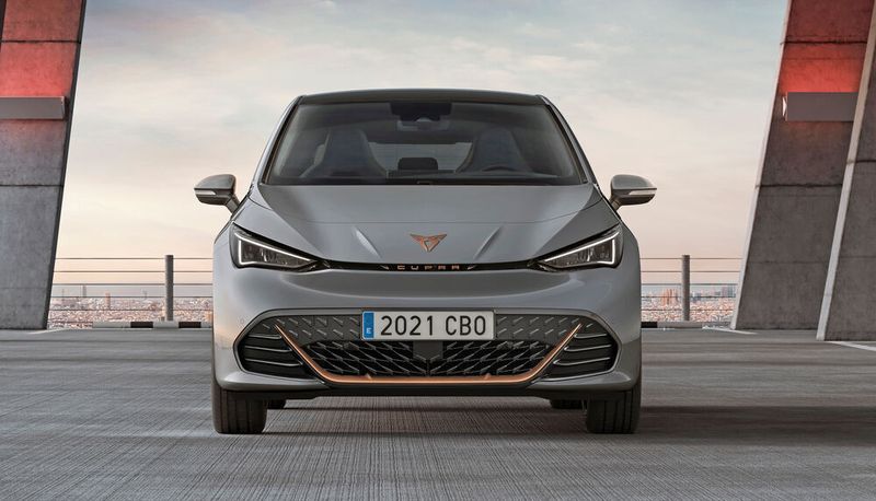 Der Cupra Born kostet ab September laut Listenpreis mindestens 32.700 Euro. Die teurere Version für 36.770 Euro startet schon Mitte August.
