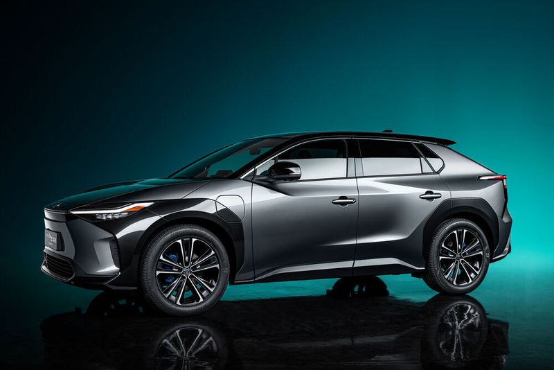 Toyotas erstes E-Auto wird ein SUV mit dem Namen bZ4X.