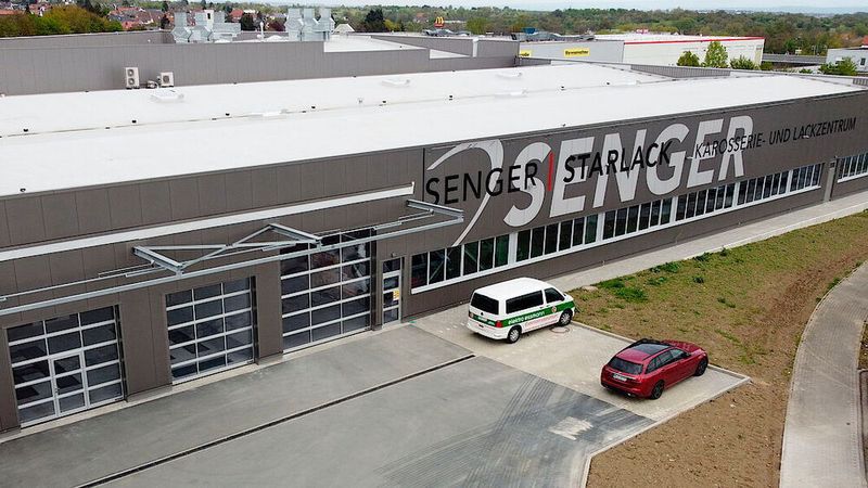 Senger Starlack: Das fertiggestellte Karosserie- und Lackzentrum in Rosbach.
