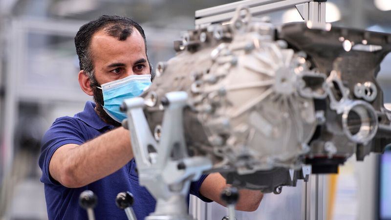 Die Elektromobilität bescherte der Autoindustrie ein Wachstum. Hier die Produktion eines E-Motors bei BMW.