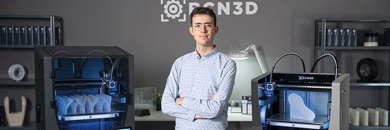 BCN3D hat sein Materialportfolio erweitert. Ein neues Tough PLA und ein Supportmaterial wurden in Zusammenarbeit mit BASF und Mitsubishi Chemical entwickelt. (mit im Bild: Eric Pallarés, CTO)