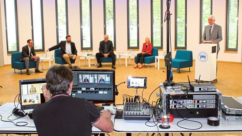 Der Kfz-Landesverband Hessen übertrug die Mitgliederversammlung aus seinem Verbandshaus in Wiesbaden.
