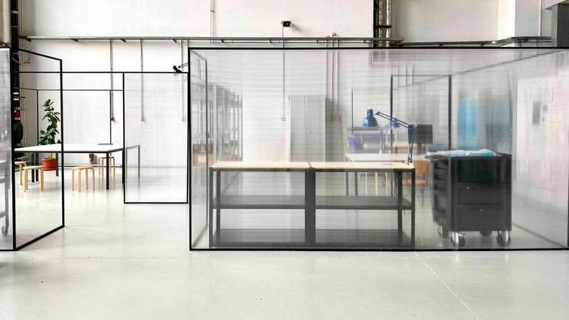 Das Textile Prototyping Lab bietet nicht nur Beratung und Equipment für Elektroniktextilien, sondern ist auch als Raum modular nutzbar.