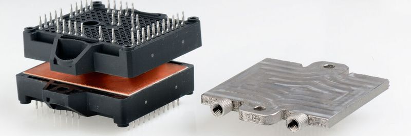 Wenn nur wenig Bauraum zur Ableitung der Verlustwärme von Leistungshalbleitern zur Verfügung steht, können diese Mikrokühler mit mehreren hundert W/cm2 Wärmestromdichte helfen.