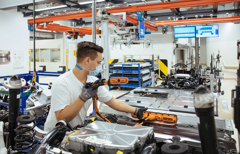 Drohen bei den Autobauern neue Bandstillstände, wenn ab Ende Juni der Schutzschirm für Warenkreditversicherungen ausläuft?