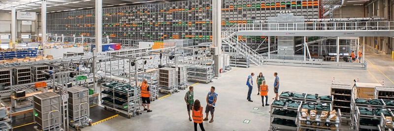 Beispiel für eine Investition in Digitalisierung: Das neue automatische Kleinteilelager von BLG in Meerane. Es ist mit den Automobilproduzenten in der Region vernetzt und stellt Waren genau dann bereit, wenn sie dort gebraucht werden.