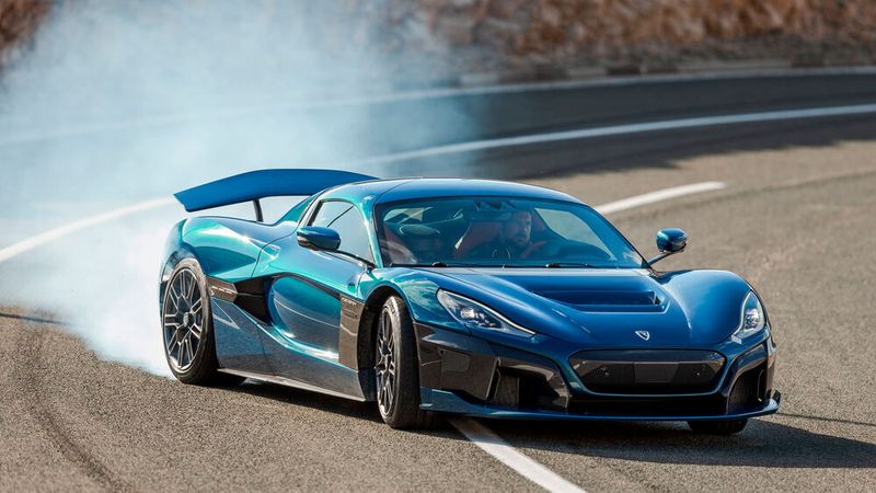 Rimac hat seinen Sportwagen Nevera vorgestellt.