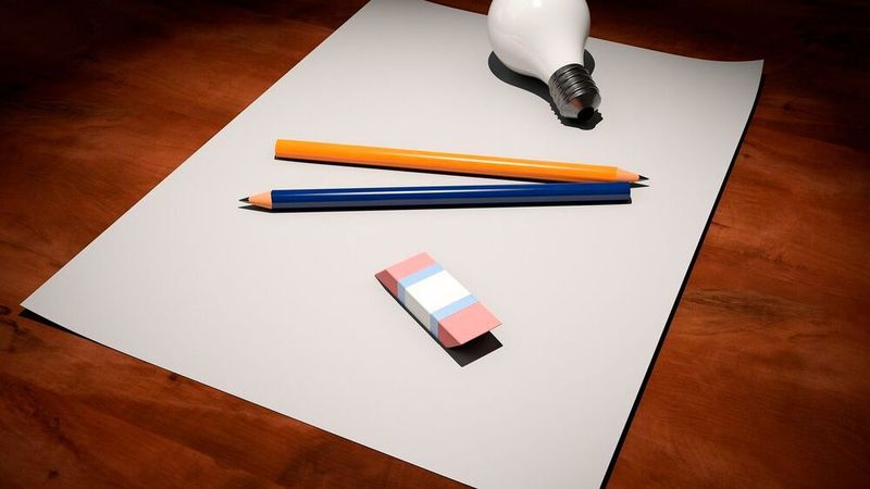 Kreativität ist die Grundlage für die Ideenfindung und damit eine Voraussetzung für Innovation. Wer seine Kreativität fördern will, kann sich mittlerweile vieler bewährter Techniken bedienen.