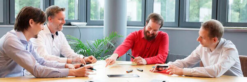 Zu den Gründungsmitgliedern von Code-Shield gehören neben Prof. Bodden (Fraunhofer Institut IEM) Manuel Benz, Andreas Dann und Dr. Johannes Späth (v. l.).