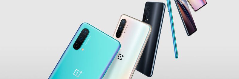 Das Oneplus Nord CE 5G verfügt über eine Dreifachkamera und ist in den Farben Schwarz, Weiß und Blau erhältlich.