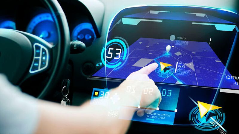 Mehr Schnittstellen, mehr Einfallstore: Mit der zunehmenden Digitalisierung und Vernetzung von Fahrzeugen steigt die Zahl potenzieller Angriffsvektoren. Daher sind sicherheitszertifizierte Architekturen eine Grundvoraussetzung für Cyber-Security im Auto, meint Continental.