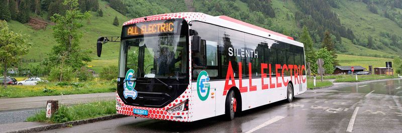 Erklimmt erfolgreich den Großglockner: ein rein elektrisch angetriebener Niederflurbus.