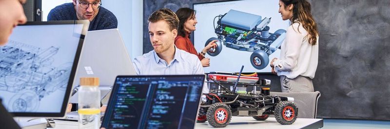 Bei der Entwicklungsarbeit in interdisziplinären Teams werden neueste Technologien eingesetzt: So ermöglicht Advanced Systems Engineering die Innovationen von morgen.
