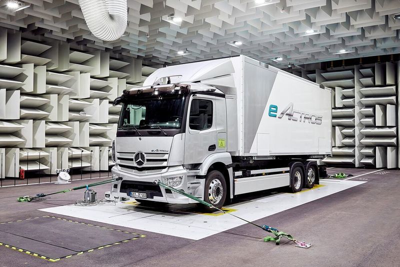 Der Mercedes eActros feiert am 30. Juni Weltpremiere.