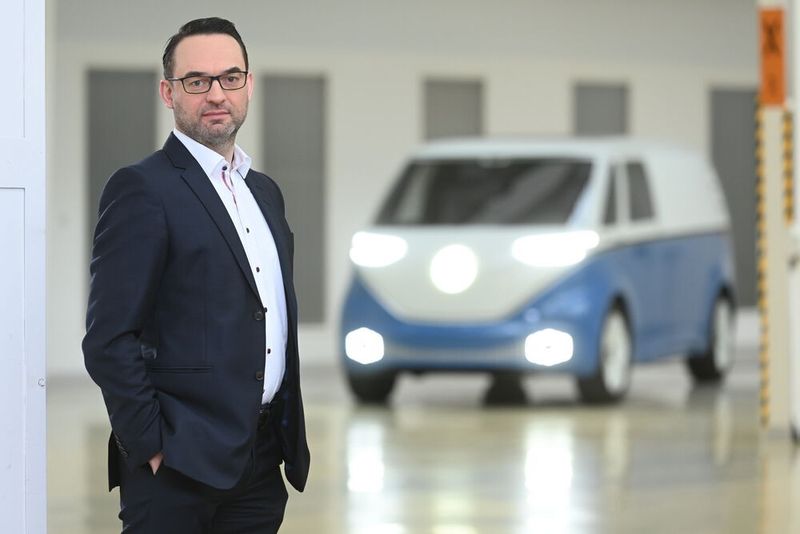 Christian Senger übernahm im November 2020 die Leitung Entwicklung autonomes Fahren, Mobility as a Service (MaaS) und Transport as a Service (TaaS) in der Marke Volkswagen Nutzfahrzeuge.