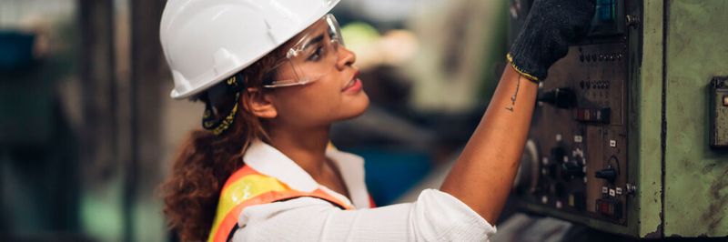 Industrielle Umgebungen sind vor Cyberkriminalität nicht sicher. Deswegen braucht die Operational Technology (OT) Lösungen, um Schwachstellen sichtbar zu machen und darauf zu reagieren.