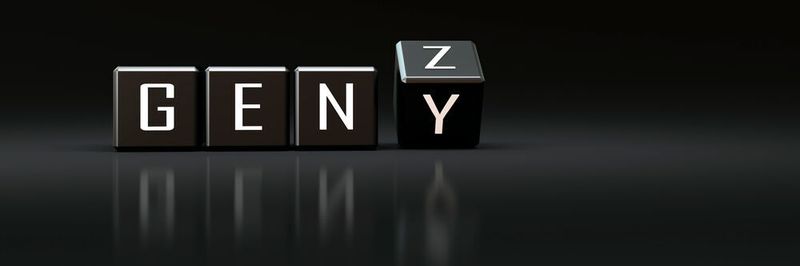 Zur Generation Y (auch „Millennials“ genannt) gehören Personen, die zwischen 1981 und 1996 geboren sind. Der Generation Z werden überwiegend diejenigen zugerechnet, die 1997 bis 2012 zur Welt gekommen sind.
