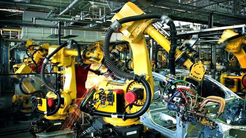 Engpass: Nicht nur die Automobilhersteller warten sehnsüchtig auf Chips aus meist asiatischen Fabriken.