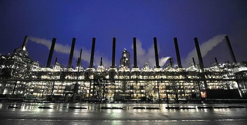 The joint e-cracking program can help to accelerate the decarbonization of chemical plants operated by Shell and Dow. Pictured: Shell Moerdijk, the Netherlands.