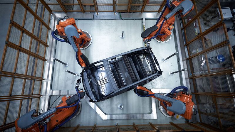 BMW will die Herstellkosten seiner Fahrzeuge massiv senken.